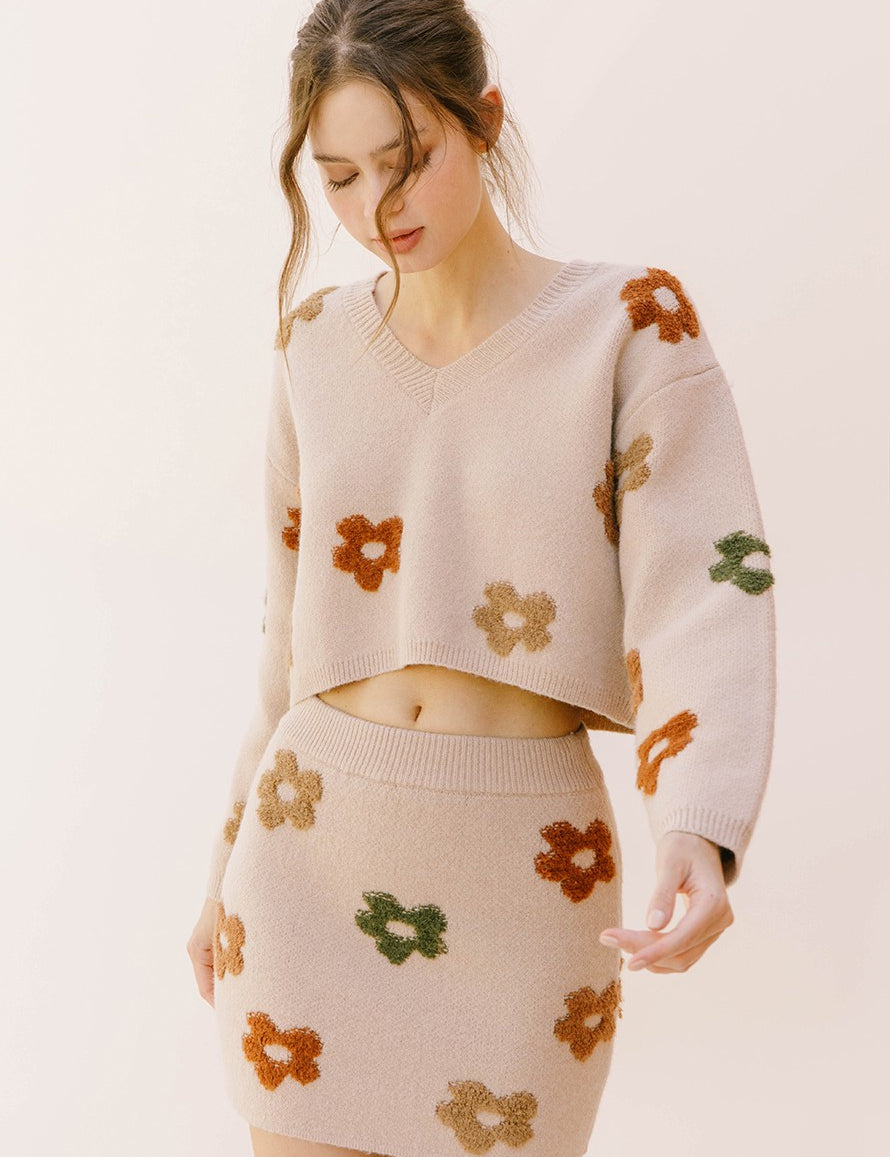 Shiloh Floral Cropped Sweater Beige Multi