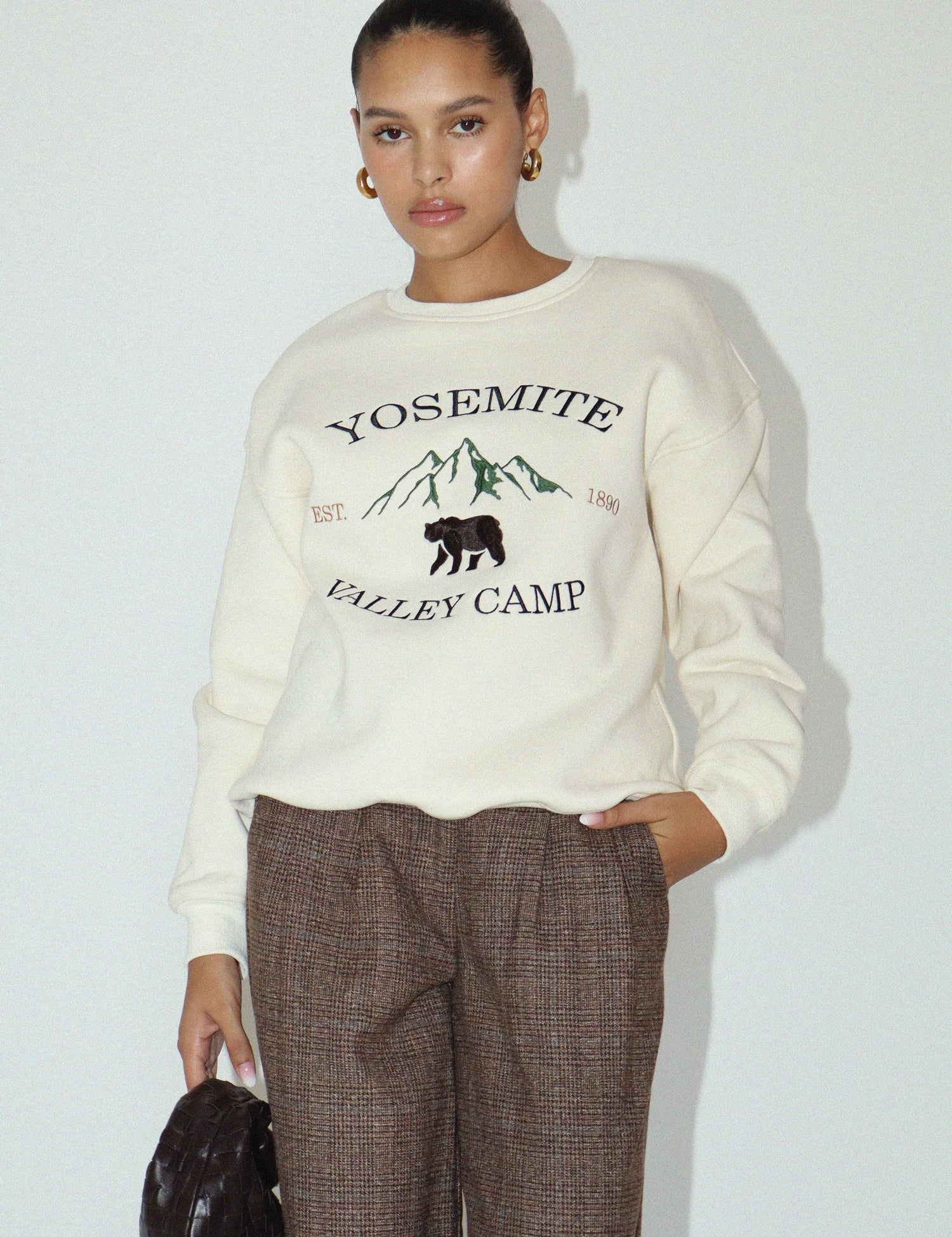 Yosemite Embroidery Pullover Cream