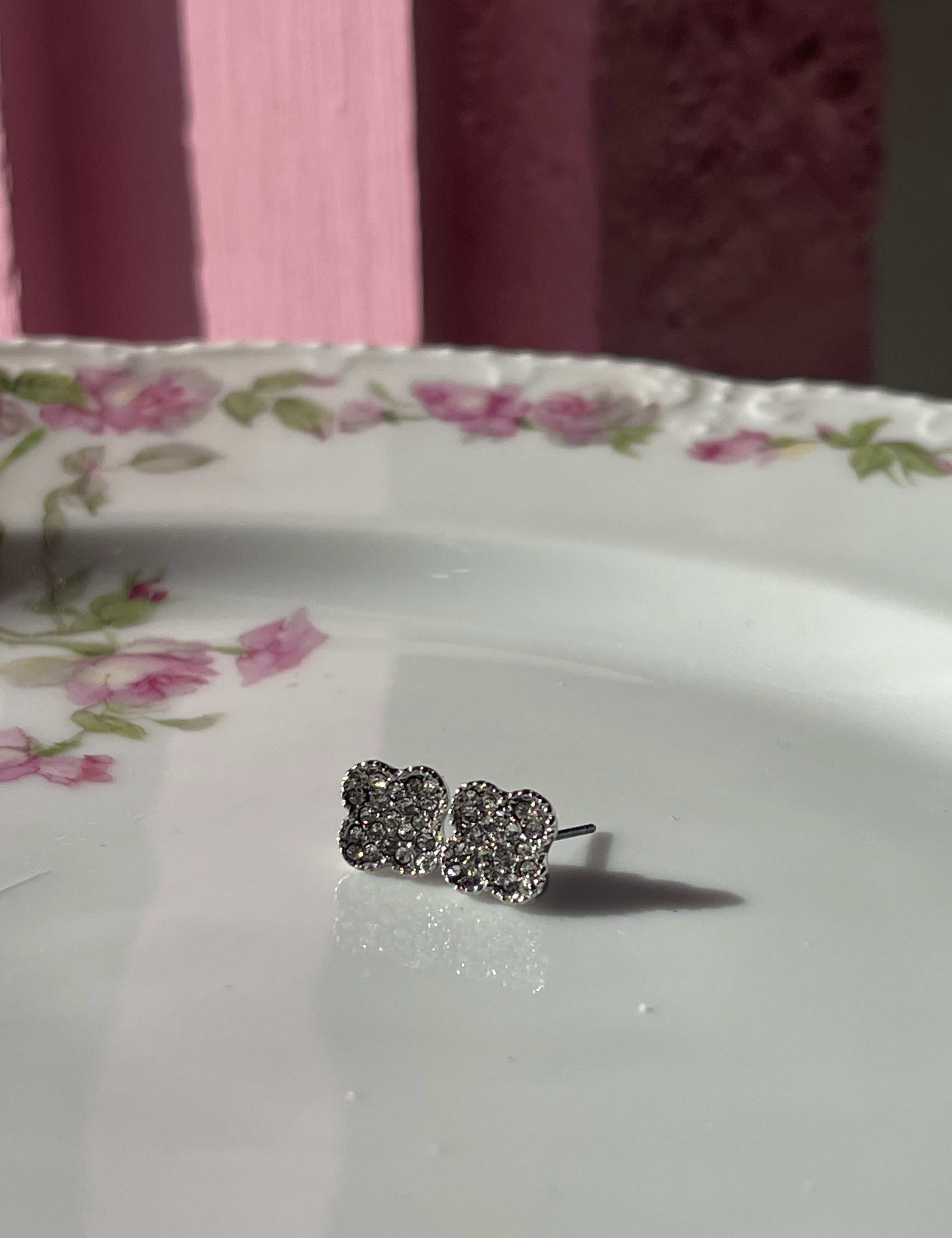 Diamond Mini Clover Studs Silver