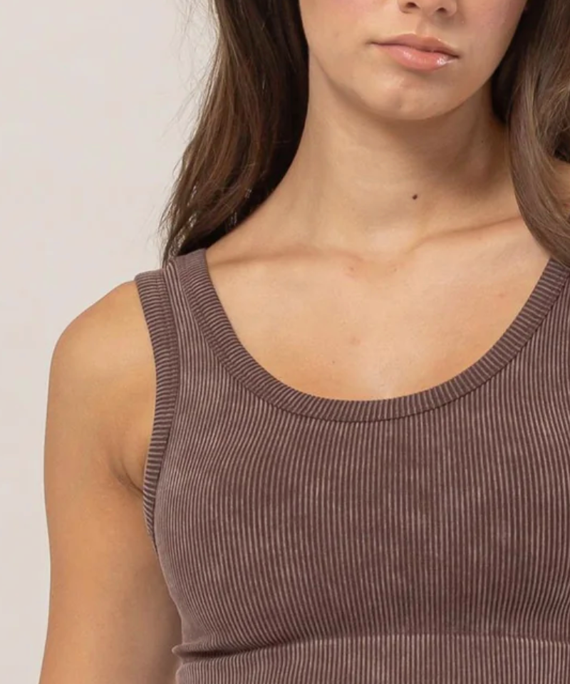 Mertle Seamless Cropped Tank Top - Brown