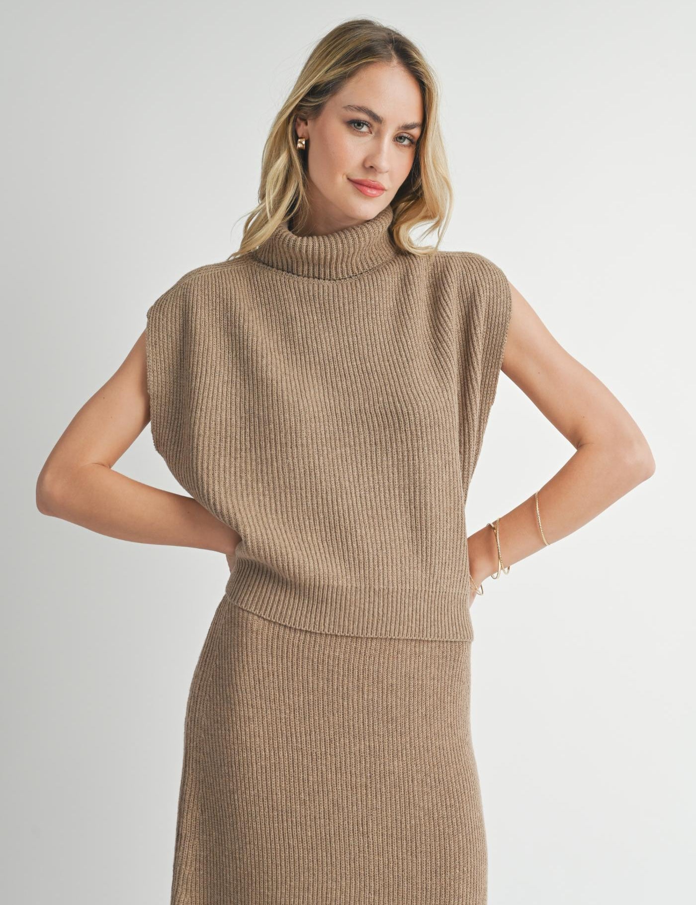 Crosby Ribbed Turtleneck Vest - Dark Taupe